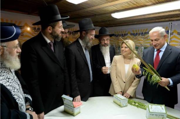 משלחת חב"ד העניקה ד' מינים לראש הממשלה